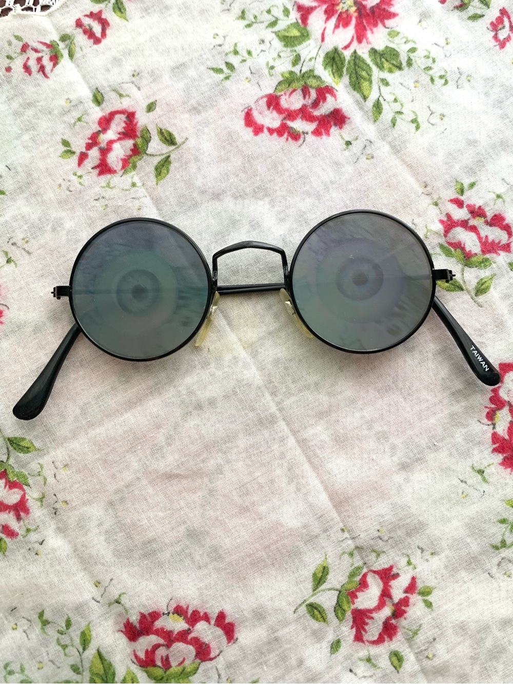 Vintage 1990’s Holographic Eyeball Stoner Style Metal Round Sunglasses